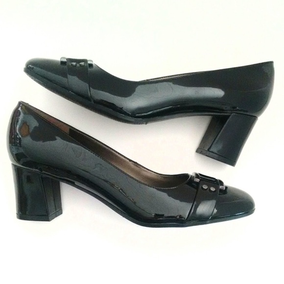 Easy Spirit Shoes - {Easy Spirit} Black Patent Leather Pumps